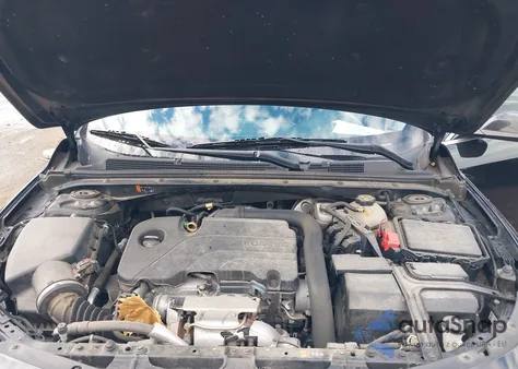 2019 Chevrolet Malibu Lt из США, поврежденный, VIN 1G1ZD5ST1KF156623